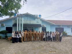 PJ walikota Langsa sidak di berbagai instansi di hari pertama kerja.