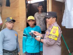 Bhabinkamtibmas Ungasan Lakukan Pendataan Penduduk Non-permanen di Bedeng Proyek Jalan Uluwatu