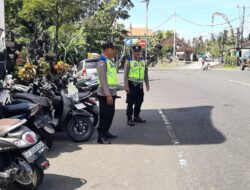 Cegah Kemacetan Personil Polsek Seltim Optimalkan Strong Point Pagi Hari Hari Raya Galungan