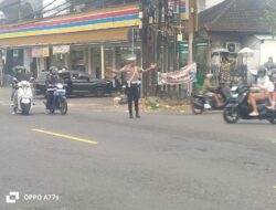 Polsek Kerambitan Lakukan Pengawasan dan Pengaturan Lalulintas Pada Daerah Rawan Kecelakaan dan Kemacetan Lalulintas