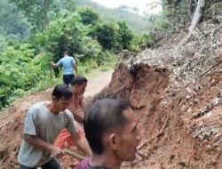 Forkopimcam Linge,Gerak Cepat Gotong Royong Bersama Warga Tangani Jalan Longsor Delung Sekinel- Kute Reje.