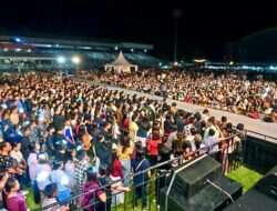 Pdt Gilbert mengingatkan para pejabat dan pemimpin Jangan percaya dukun, jangan berzinah, marilah berjiwa melayani !!