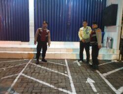 Samapta Polsek Abiansemal Laksanakan Patroli Dialogis, Sampaikan Pesan Kamtibmas Kepada Security BRI Unit Blahkiuh