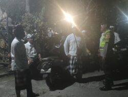 Bhabinkamtibmas bersinergi Dengan Pecalang dan Masyarakat Amankan Kegiatan Piodalan dan Napak Pertiwi di Pura Puseh Bantas