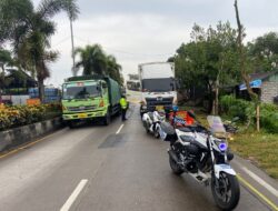 Lagi,, Sat Lantas Tindak Kendaraan Yang Parkir Sembarangan !!