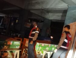 Antisipasi Gangguan Kamtibmas Pada Malam Hari, Personil Samapta Polres Bangli Lakukan Patroli Malam di Areal Pertokoan Pasar Kidul Bangli