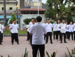 Bupati Taput Pimpin Apel Pagi di Dinas Pendidikan: Tekankan Pengawasan Sekolah dan Program Literasi.