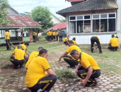 Kapolres Lhokseumawe Dorong Semangat Gotong Royong, Personel Turun Tangan Bersama Warga di Dayah