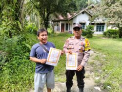 Polisi Sosialisasikan Larangan Membakar Lahan kepada Warga Sorek Satu, Pelalawan