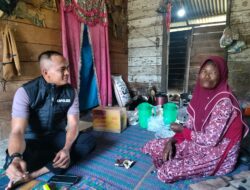 Bangun Kepedulian Sosial, Kapolsek Kerumutan Sentuh Hati Warga Dusun