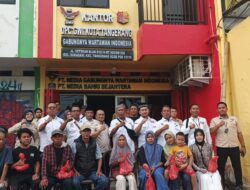 Jumaat Penuh Berkah ketua GWI DPD Provinsi Banten, Adakan Kurban 2 Kambing Untuk Masyarakat Miskin.