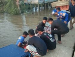 Keadaannya Memburuk, Ambulance Apung Polairud Evakuasi Doni Penderita Kelenjar Tiroid ke Rumah Sakit di Palembang