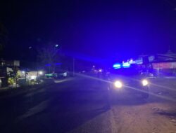 Blue Light Patrol di Pangkalan Lesung, Polisi Imbau Pengendara Waspadai Jalan Licin