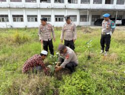 Gelorakan Program Kapolda Riau, Polsek Pangkalan Kerinci Hijaukan Lingkungan