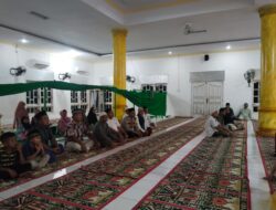 Dekat dengan Warga, Bhabinkamtibmas Kerumutan Kawal Edukasi Umroh di Masjid Al-Mukmin