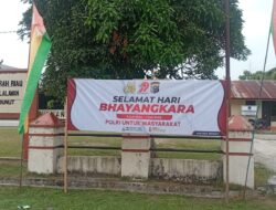 Sambut HUT Bhayangkara ke-79, Polsek Bunut Percantik Mako dengan Spanduk dan Umbul-Umbul