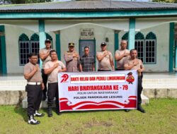 Bersihkan Masjid Nurul Ikhsan, Polisi Pangkalan Lesung Tebar Semangat Bhayangkara