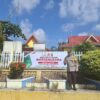 Polsek Bunut Pasang Baliho Hari Bhayangkara ke-79 di Desa Air Terjun