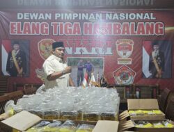 Jumat Berkah, Elang Tiga Hambalang Bagikan Ratusan Dus Minyak Goreng untuk Warga Terdampak