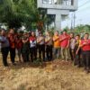 Bakti Sosial HUT Bhayangkara ke-79, Polsek Pangkalan Kuras dan Forkopimcam Bersihkan Kantor Camat