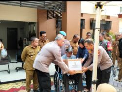 Polri Peduli, Polres Metro Tangerang Kota Sebar Bantuan Kursi Roda di Kecamatan Batuceper dan Neglasari