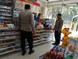 Patroli Polsek Kerumutan di Indomaret, Upaya Jaga Keamanan Masyarakat