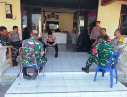 Polsek Pangkalan Kuras dan TNI Koramil 04 Pererat Sinergi Lewat Silaturahmi
