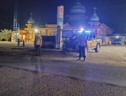 Blue Light Patrol Polsek Pangkalan Lesung Tingkatkan Rasa Aman Warga di Malam Hari