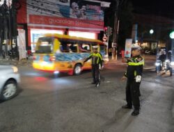 Cegah Kemacetan Unit Lantas Polsek Kuta Utara Atur Di Simpang Lio