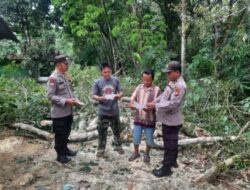 Cegah Karhutla, Bhabinkamtibmas Ukui Gencar Edukasi Warga untuk Jaga Lahan