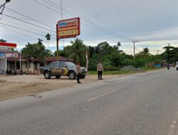 Polisi Patroli Lalu Lintas di Jalur Rawan Kecelakaan
