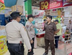 Patroli Polsek Pangkalan Kerinci Awasi SPBU dan Pusat Perbelanjaan, Pastikan Keamanan