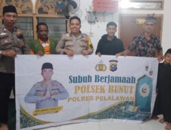 Personel Polsek Bunut Gelar Shalat Subuh Berjamaah, Bangun Kedekatan dengan Warga