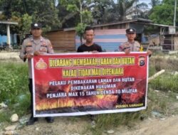 Polisi Sosialisasikan Bahaya Karhutla ke Warga Desa Segati Pelalawan