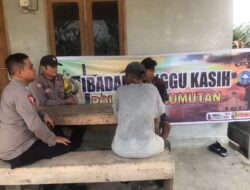 Dekatkan Diri ke Masyarakat, Polisi Sapa Jemaat di Gereja Bukit Lembah Subur