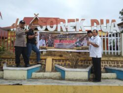 Polisi Pasang Spanduk Larangan Membakar Hutan di Sorek Dua, Pelalawan