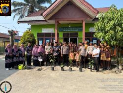 Kampanye Hijau Polsek Pangkalan Kerinci, Bibit Pohon Tumbuh di Sekolah Dasar