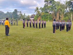 Persiapkan Pengibaran 17 Agustus, Babinsa Tegallalang Intensifkan Latihan PBB