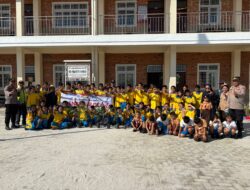 Peduli Lingkungan, Polsek Pangkalan Kerinci Tanam Pohon dan Bagikan Masker ke Siswa SD