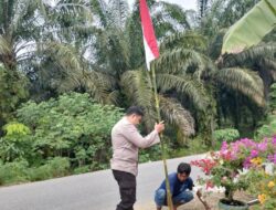Sambut HUT RI ke-80, Polisi Bunut Ajak Warga Pasang Bendera Merah Putih