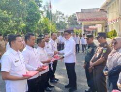 3.410 bendera merah putih hari ini di bagikan kepada masyarakat kota Langsa.