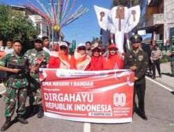 Ratusan Siswa SMA Negeri 1 Bandar Meriahkan Pawai HUT RI ke-80 di Bener Meriah