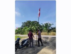 Warga Sungai Buluh Kibarkan Merah Putih Sambut HUT ke-80 RI