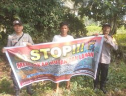 Cegah Karhutla, Polisi Teluk Meranti Turun ke Kebun Sosialisasi Bahaya Bakar Lahan