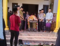 Polisi Hadir di Tengah Duka, Bhabinkamtibmas Kerumutan Sambangi Rumah Warga Berduka