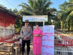 Polri dan Bhayangkari Pangkalan Kuras Luncurkan Kebun Tanaman Obat Keluarga untuk Kesehatan Warga