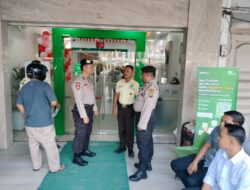 Polisi Sambangi Bank dan Toko di Pangkalan Kerinci, Pastikan Situasi Aman