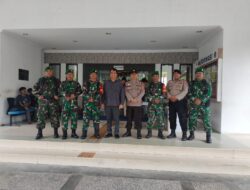 Ciptakan Rasa Aman, Polisi Pangkalan Kerinci dan Koramil Langgam Turun Patroli Bareng