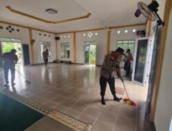 Kapolsek Kuala Kampar Pimpin Bakti Religi dan Penyerahan Bantuan di Mushola