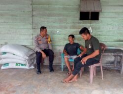 Bhabinkamtibmas Sambangi Warga Kesuma, Imbau Jaga Kamtibmas dan Cegah Karhutla